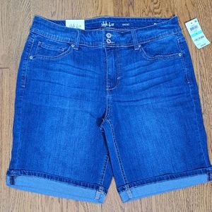 Style & Co Mid Rise Shorts Sz. 8 NWT